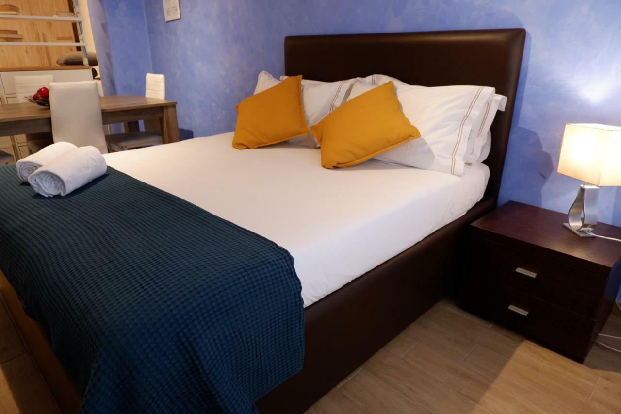 The Blue Strawberry House In San Giovanni Roma エクステリア 写真
